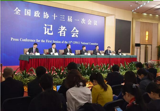 環保部副部長黃潤秋答記者問實錄:打贏藍天保衛戰 嚴守生態紅線