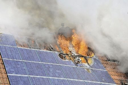 夏天到了 火災事故頻發(fā) 光伏電站如何防火？