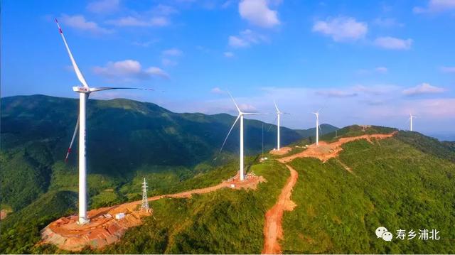 好一個龐然大物！欽州這個風電站建成這樣啦！