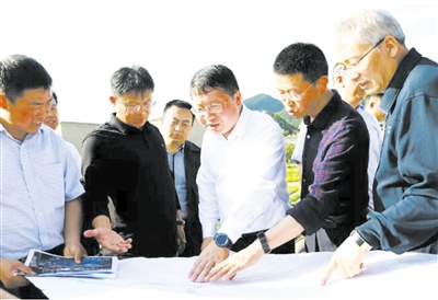 黨政領(lǐng)導(dǎo):打頭陣做表率