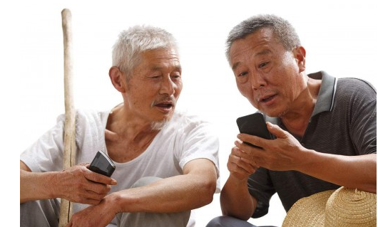 響應(yīng)總理號(hào)召，天天學(xué)農(nóng)用手機(jī)“新農(nóng)具”助力鄉(xiāng)村振興