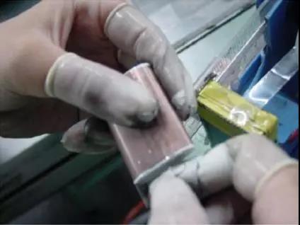 提高鋰電池性能—等離子清洗在鋰電池行業(yè)的3個(gè)應(yīng)用