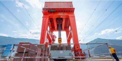 世界起重量最大白鶴灘水電站泄洪洞門機具備投運條件